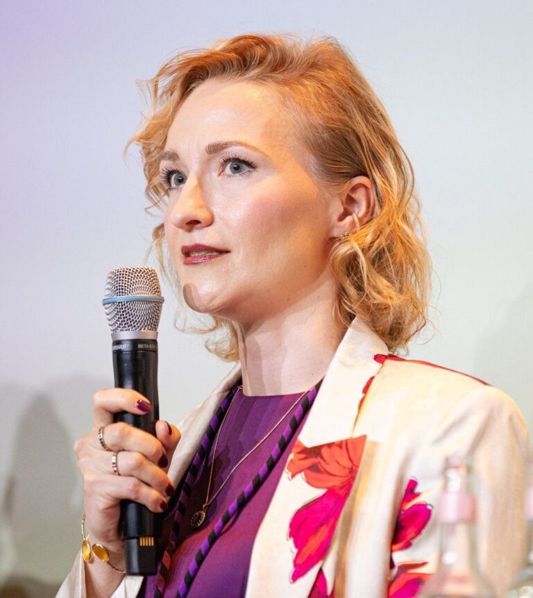 Dr. Susann Lüstke als Speakerin beim Tag der Industrie 2025.